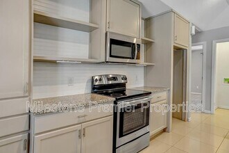 1231 W Chestnut St in Denison, TX - Building Photo - Building Photo