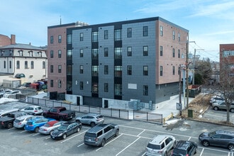 21 Summer St in Natick, MA - Building Photo - Building Photo