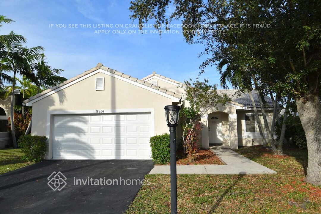18931 NW 5th St in Pembroke Pines, FL - Building Photo