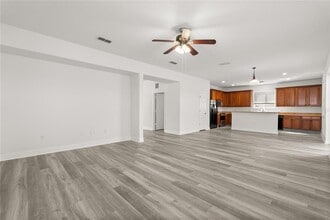 1073 Berkeley Dr in Kissimmee, FL - Building Photo - Building Photo