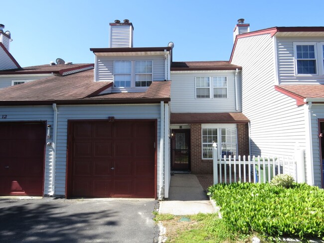 property at 11 Yorktown Ct