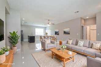 1010 Heron Ct in Poinciana, FL - Foto de edificio - Building Photo