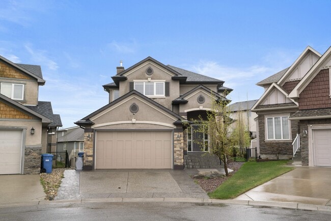 property at 40 Panatella Point NW
