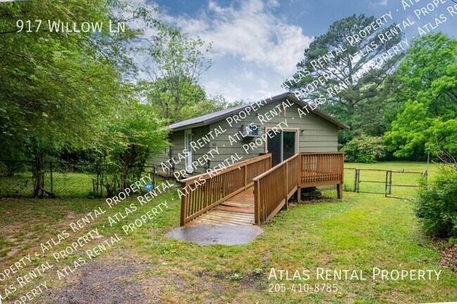 property at 917 Willow Ln