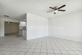 2002 N 47th Ave in Phoenix, AZ - Building Photo - Building Photo