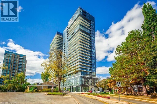 370 Martha St in Burlington, ON - Building Photo - Building Photo