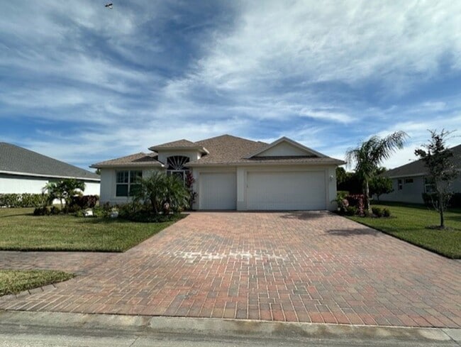 8330 Summer Lake Dr SW in Vero Beach, FL - Building Photo - Building Photo