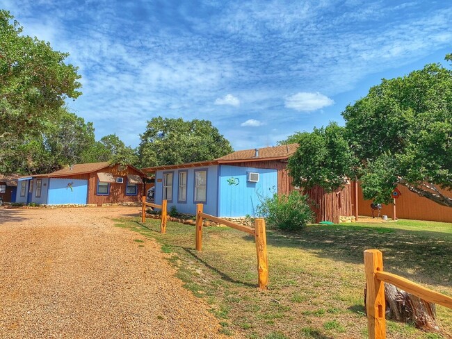 Cedar Lodge in Buchanan Dam, TX - Building Photo - Building Photo