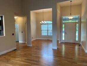 210 N Jasmine Dr in Republic, MO - Building Photo - Building Photo