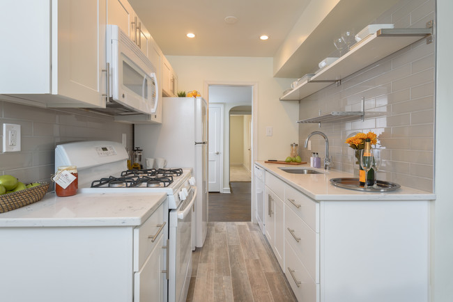 Canterbury Apartments in Philadelphia, PA - Building Photo - Building Photo