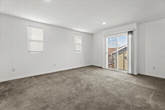 940 Marietta St in Los Angeles, CA - Building Photo - Building Photo