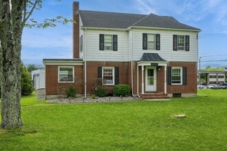 1711 NY-17A in Florida, NY - Building Photo - Building Photo