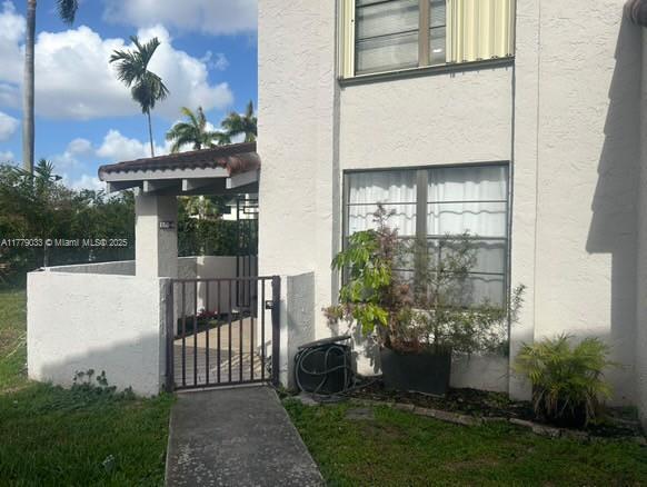 860 NW 106th Ave in Miami, FL - Building Photo
