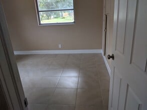 64 Becker Dr in North Fort Myers, FL - Building Photo - Building Photo