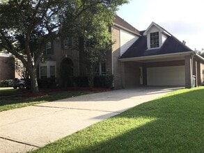 4810 N Pine Brook Way in Houston, TX - Building Photo - Building Photo