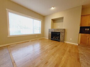 6127 Stinson Way NW in Edmonton, AB - Building Photo - Building Photo