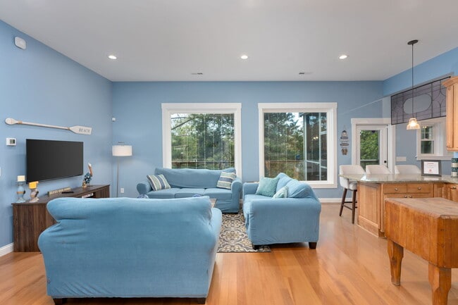 211 Lewis Dr in Carolina Beach, NC - Building Photo - Building Photo