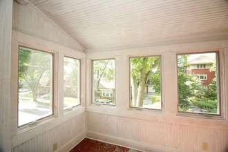 2719 E Hartford Ave in Milwaukee, WI - Foto de edificio - Building Photo