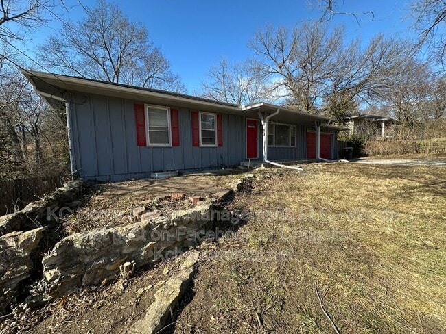 7318 James A Reed Rd in Kansas City, MO - Building Photo - Building Photo