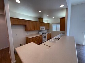 143 Headwaters Rd in Templeton, CA - Building Photo