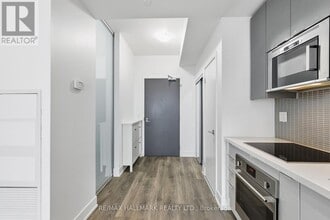 2916 Hwy 7 in Vaughan, ON - Building Photo - Building Photo