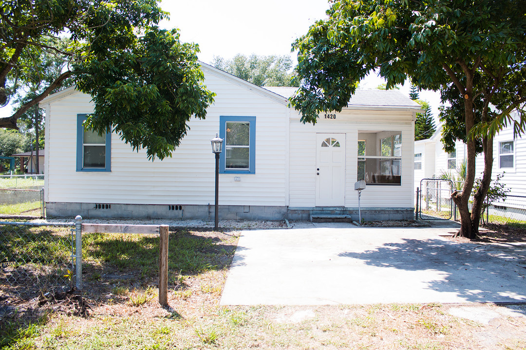 1420 25th St N in St. Petersburg, FL - Building Photo