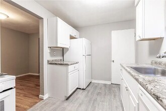 2273 Pauline Ave in Pittsburgh, PA - Building Photo - Building Photo