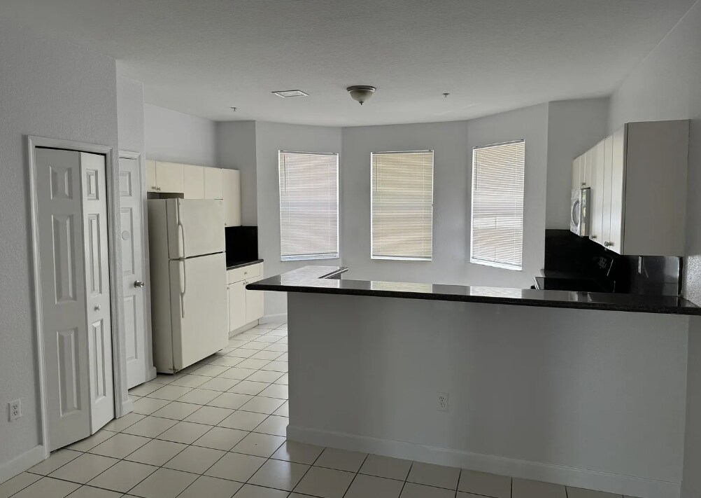 3516 Shoma Dr in Royal Palm Beach, FL - Foto de edificio