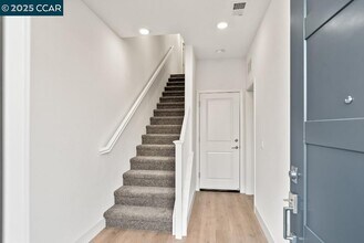 725 Delve Ct in Hayward, CA - Building Photo - Building Photo