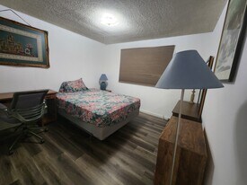 23750 Hartland St in Los Angeles, CA - Building Photo