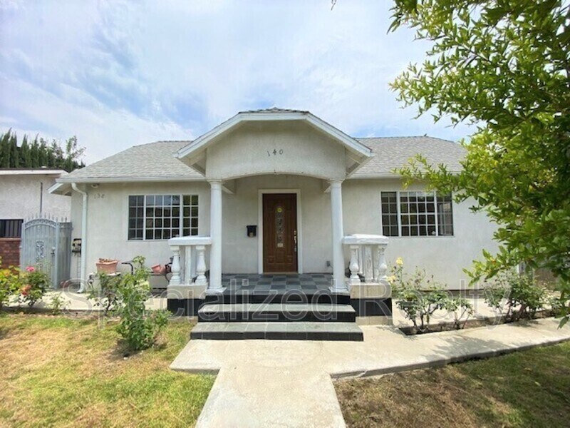 138 S Cedar St in Glendale, CA - Building Photo