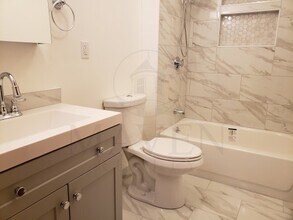 322 Lowell St-Unit -322 in Somerville, MA - Building Photo - Building Photo