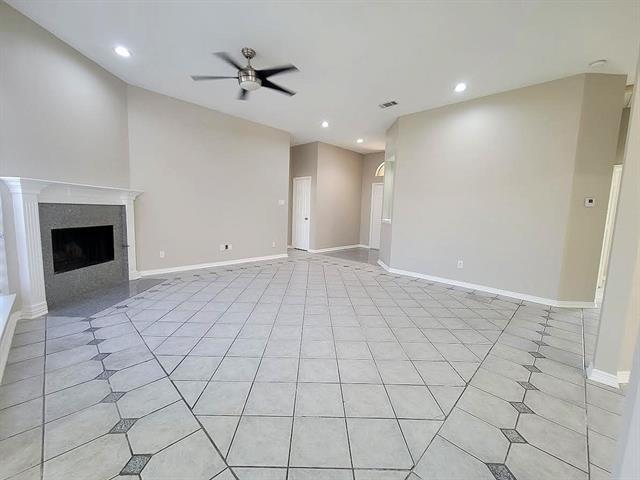 1144 San Saba Dr in Carrollton, TX - Building Photo