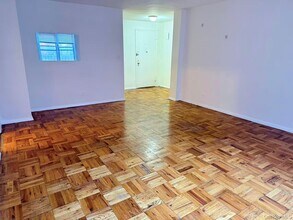 41-07 Bowne St in Queens, NY - Building Photo - Building Photo