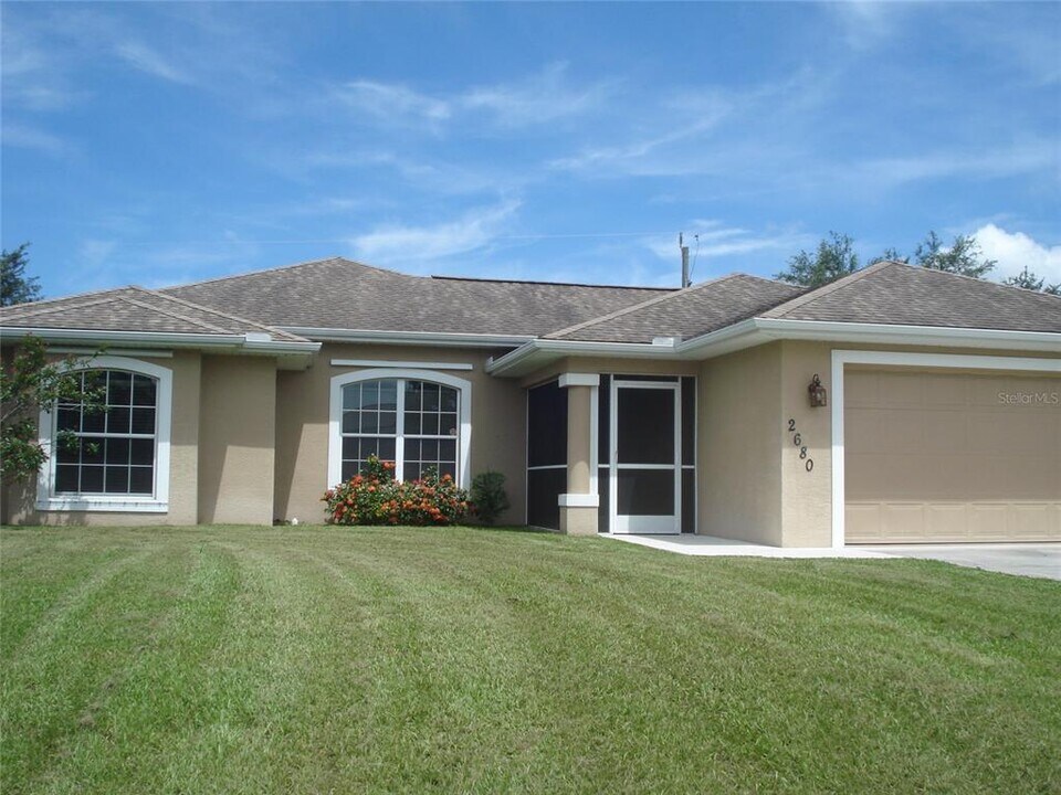 2680 Shalimar Terrace in North Port, FL - Building Photo