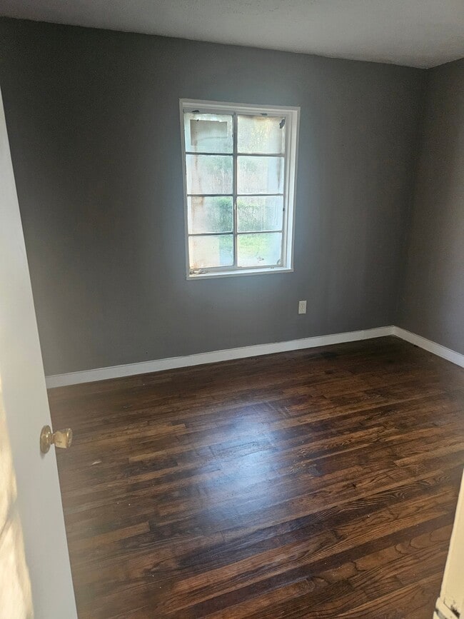 2401 Coronet Pl in Jackson, MS - Foto de edificio - Building Photo