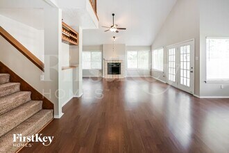 3223 Lake Stream Dr in Houston, TX - Building Photo - Building Photo
