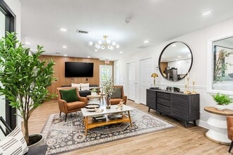 Shadowbluff Apartments in Nashville, TN - Building Photo - Building Photo