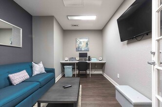 Waterford Place Apartments in Loveland, CO - Building Photo - Building Photo