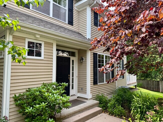 14 Park Pl Cir in West Hartford, CT - Building Photo - Building Photo