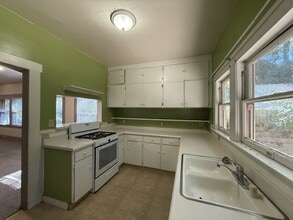 824 Olive St in Chico, CA - Building Photo - Building Photo