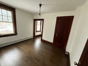 21 Union Tpke, Unit 1 in Hudson, NY - Building Photo - Building Photo