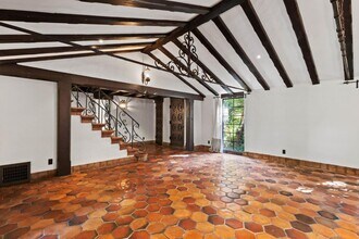 1111 Hamilton Ave in Palo Alto, CA - Building Photo - Building Photo