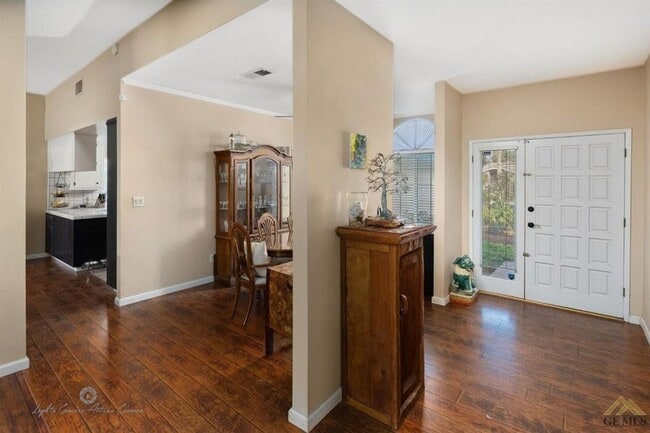 9805 Mesa Oak Dr in Bakersfield, CA - Building Photo - Building Photo