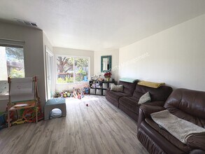 325 E Rice Ranch Rd in Santa Maria, CA - Building Photo - Building Photo