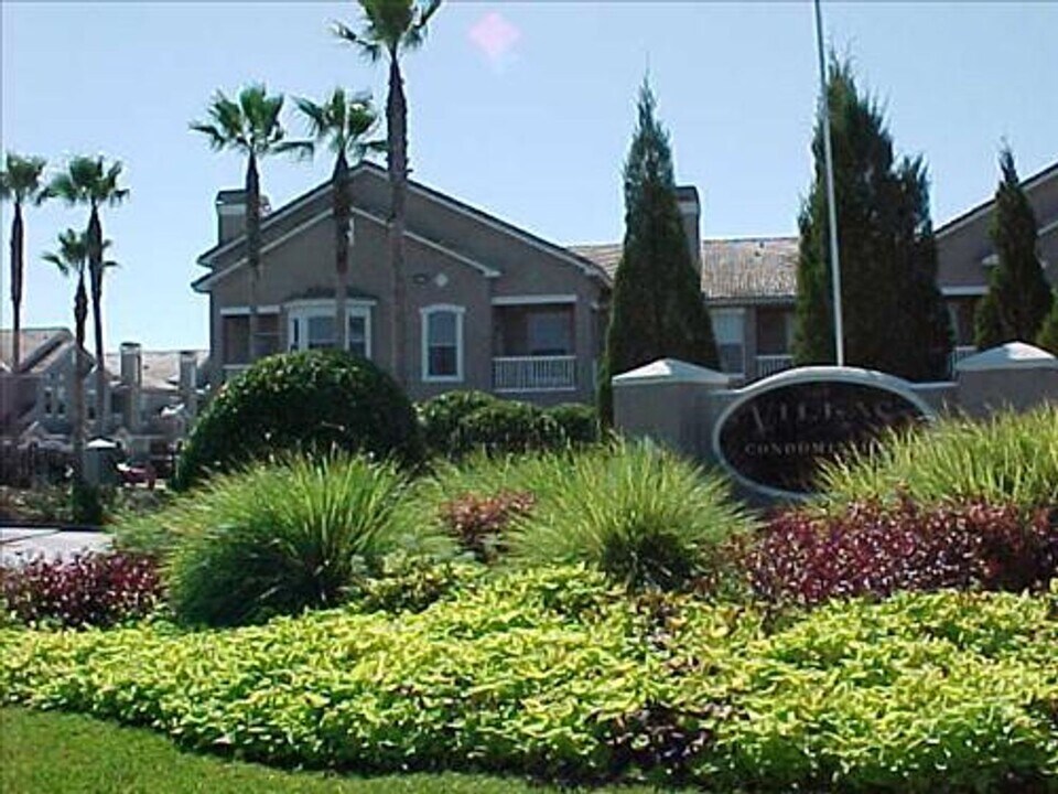 17975 Villa Creek Dr in Tampa, FL - Building Photo