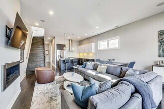 1021 N Hermitage Ave in Chicago, IL - Building Photo - Building Photo