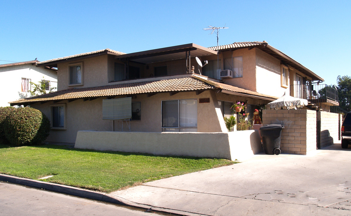 10540 Lowden St in Stanton, CA - Building Photo