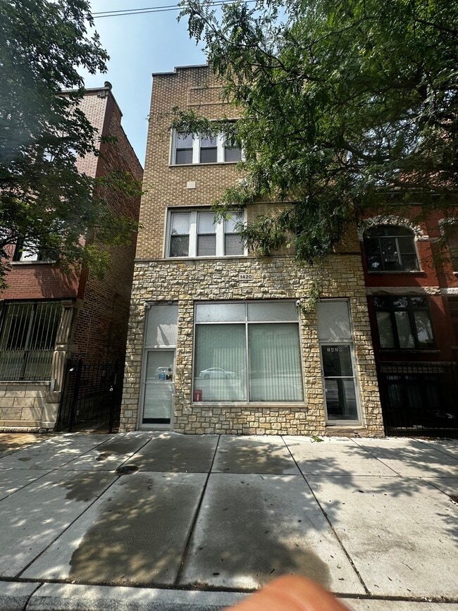 property at 1420 N Western Ave
