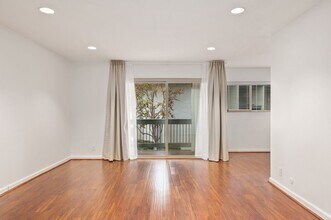 4732 Park Granada, Unit 224 in Calabasas, CA - Foto de edificio - Building Photo